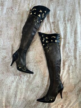 Black & Gold Knee-High Stiletto Boots - Women